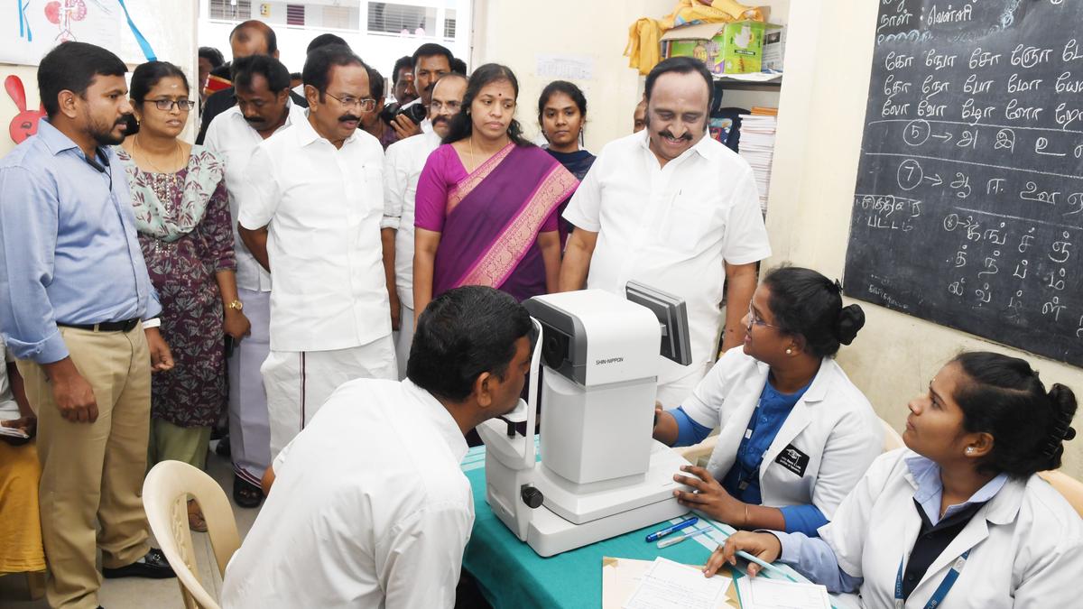 'Over 9,500 people benefited under the Nalam Kaakkum Stalin scheme in Salem'
